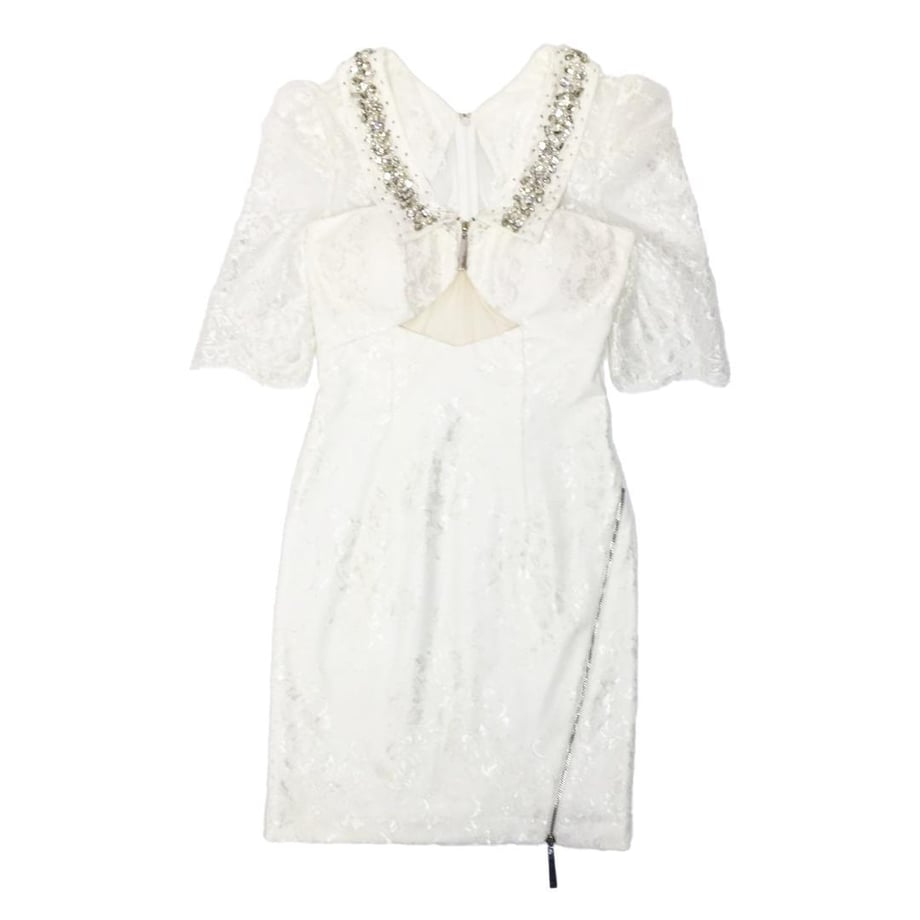ROBE de FLEURS Glossy ビジュー付き襟モチーフ×レーススリーブタイトミニキャバドレス
