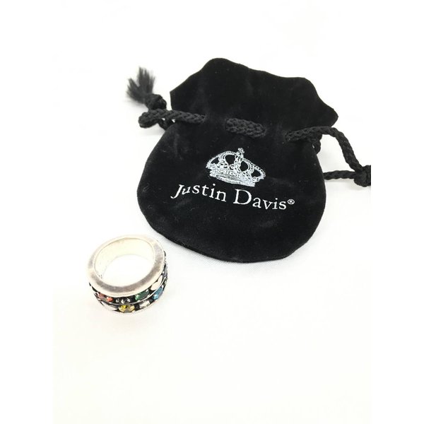 Justin Davis accessory