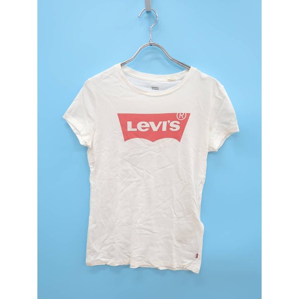 Levi’s clothes