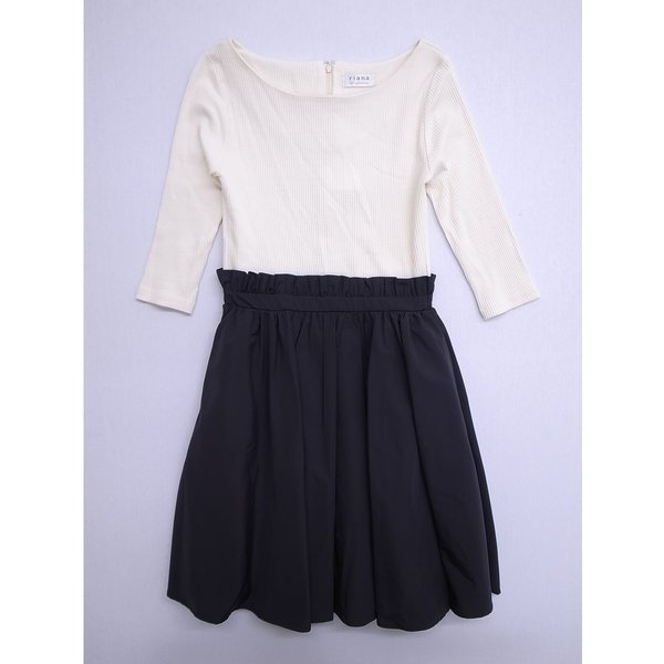 riana clothes