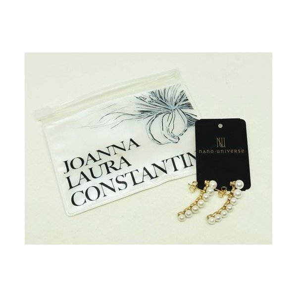Joanna Laura Constantine accessory