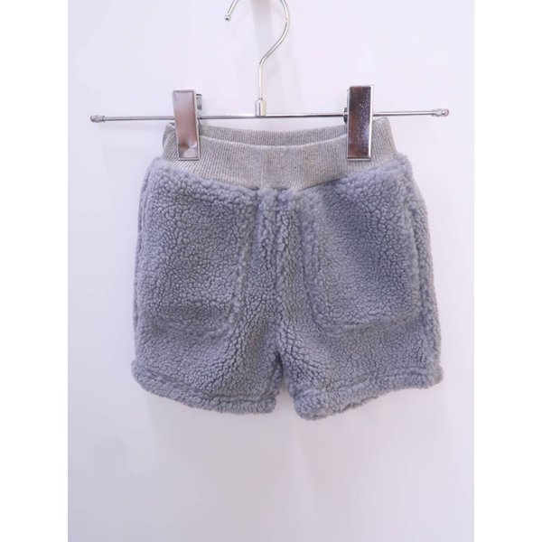 b.ROOM clothes