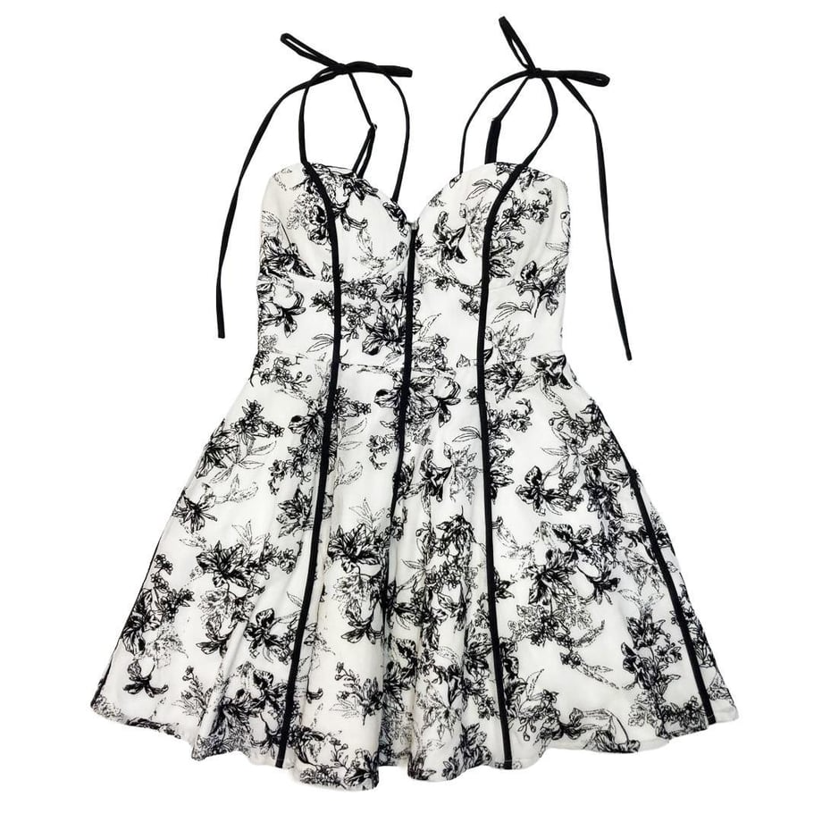 【ROBE de FLEURS / ローブドフルール】花柄パイピングガーリーフレアミニキャバドレス